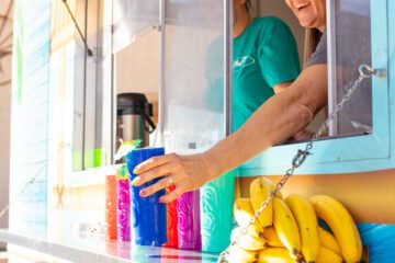 maui wowi food truck